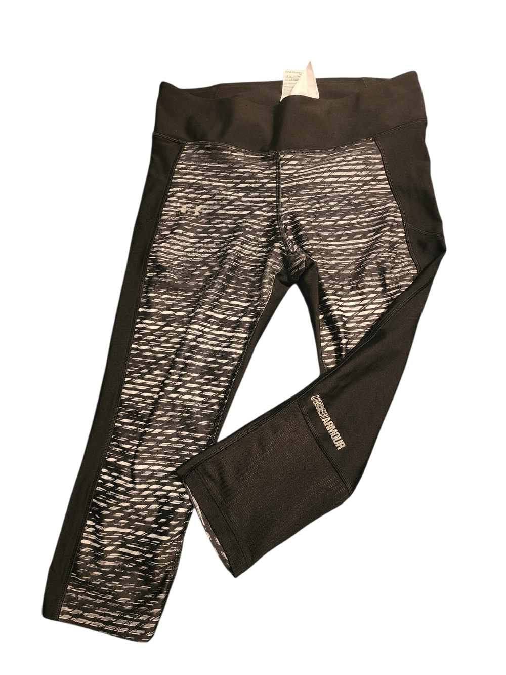 Under Armour Black and Gray Patterned Capri Leggings